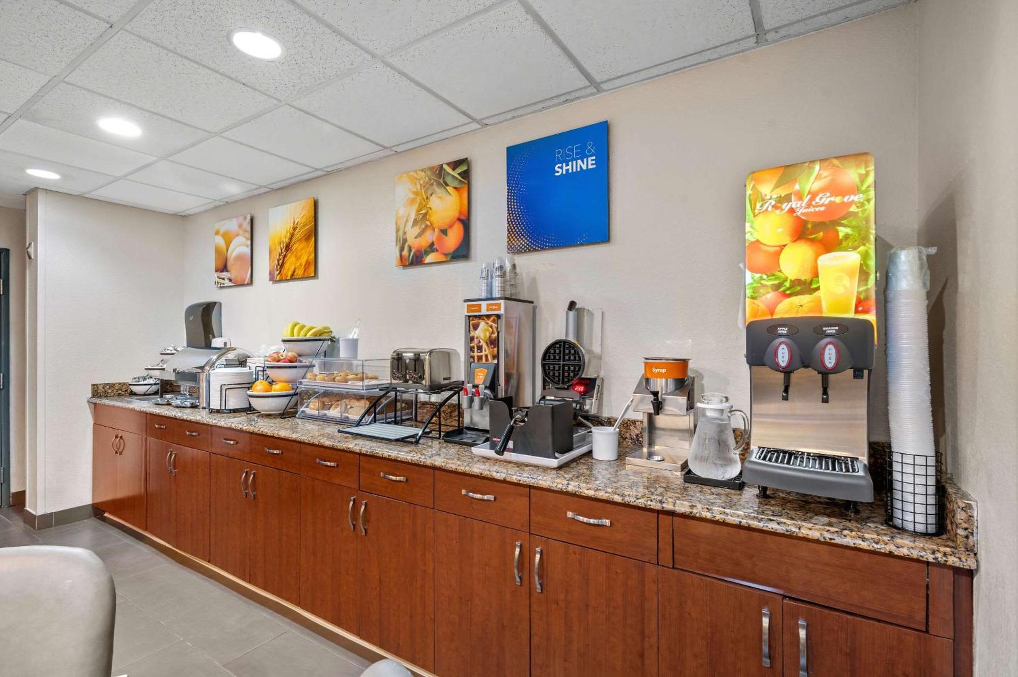Comfort Inn Fort Myers Northeast Bagian luar foto