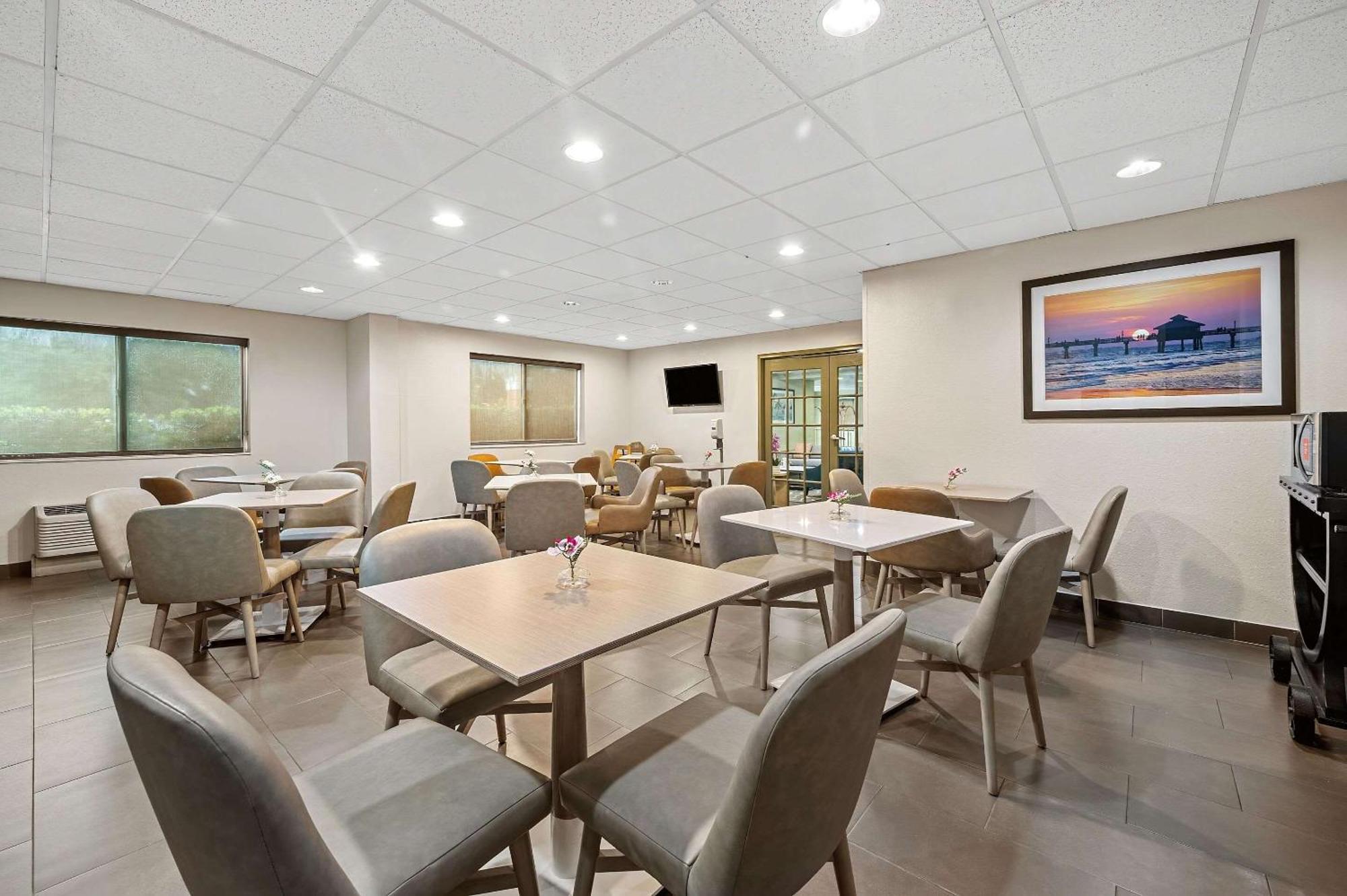 Comfort Inn Fort Myers Northeast Bagian luar foto