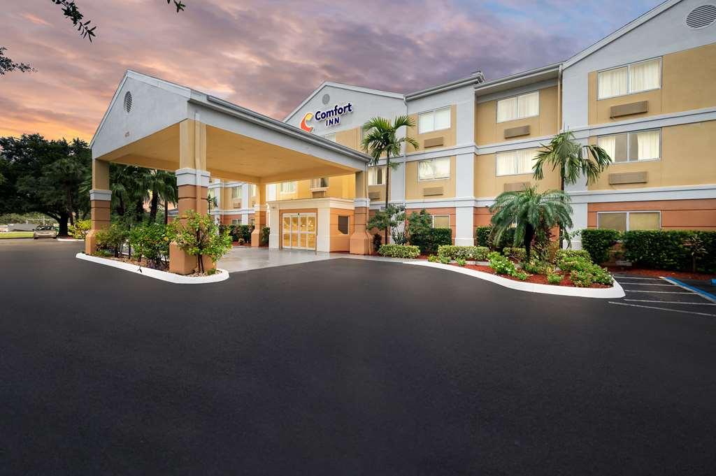 Comfort Inn Fort Myers Northeast Bagian luar foto