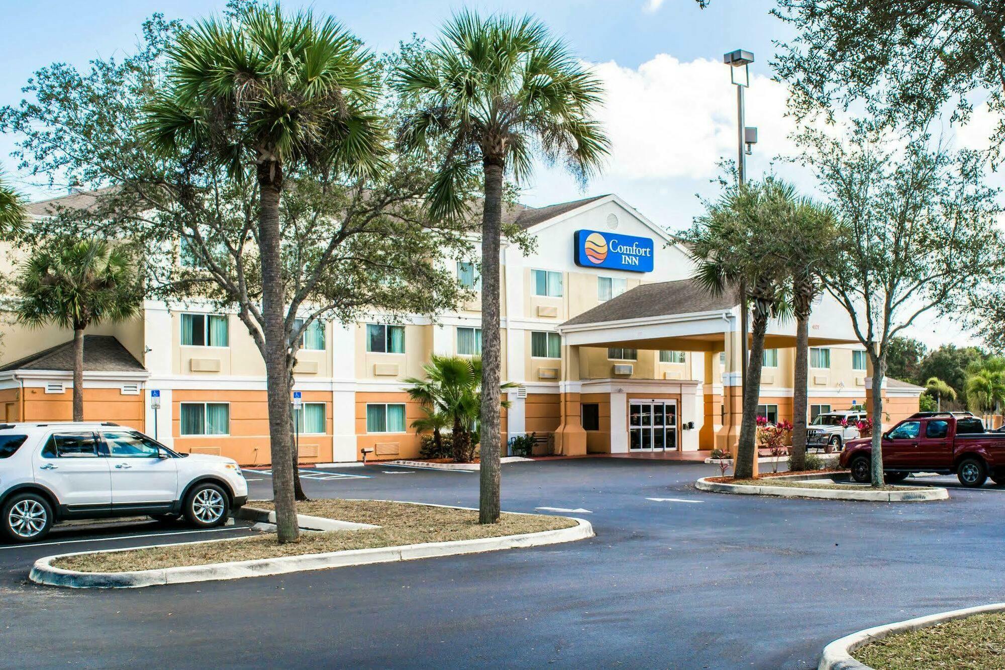 Comfort Inn Fort Myers Northeast Bagian luar foto