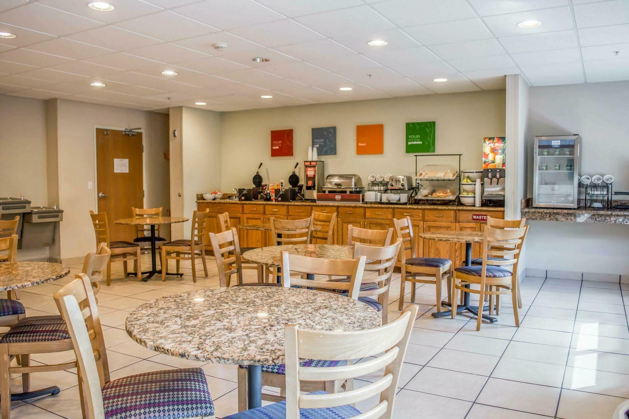 Comfort Inn Fort Myers Northeast Bagian luar foto
